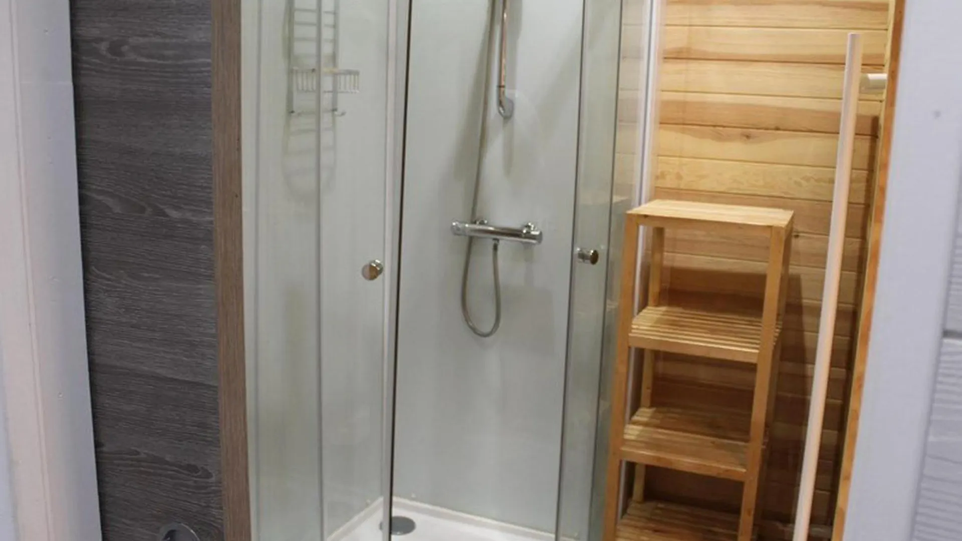 Studio Renove Avec Balcon Sud, Pistes & Commerces A Proximite - Fr-1-787-59 Laveissiere Apartment